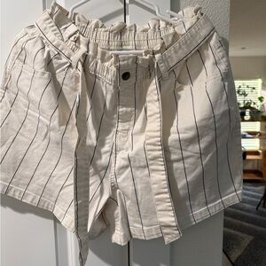 Women’s Time & Tru- size 14 Striped Cream Women's Shorts